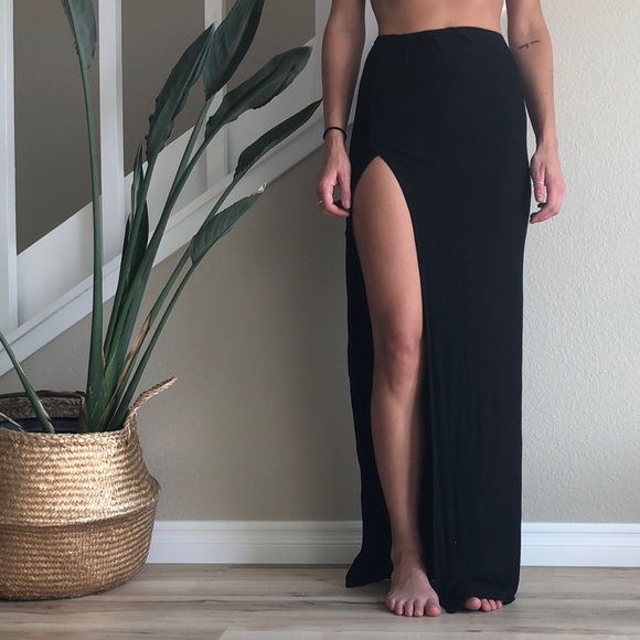 Novella Royale Dresses & Skirts - Novella royale black maxi skirt